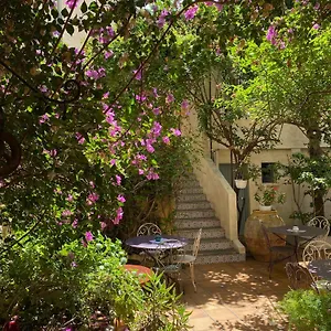 Du Musee 3* Arles